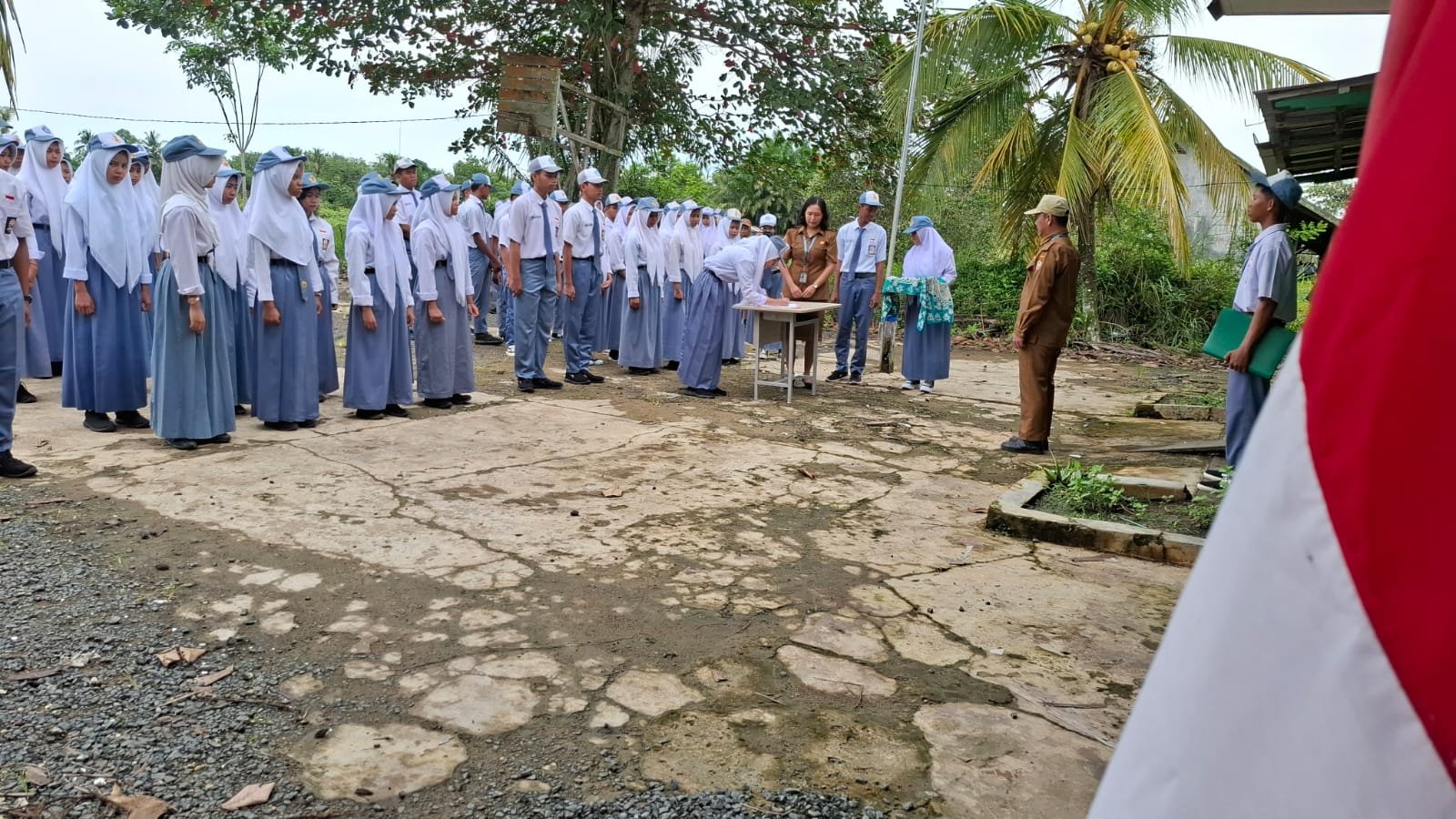 Estafet Kepemimpinan OSIS SMKN 1 Dadahup